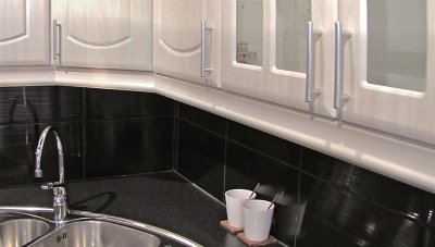 Uchwyt meblowy podłużny 3480 Plastikowy chromowany