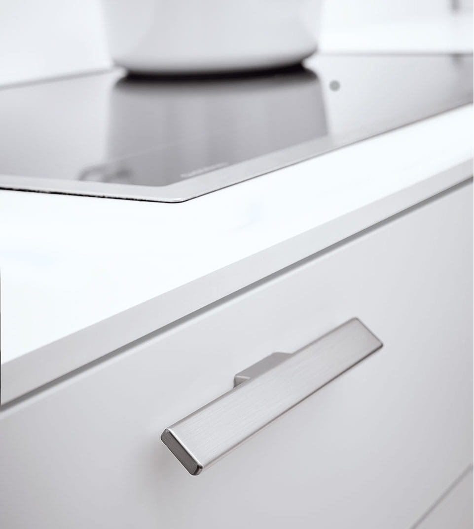 544860032-66--Uchwyt-meblowy-podłużny-Hammer-32-Metalowy-Srebrny-Szczotkowany-Furnipart-Skandynawskie-Uchwyty_2