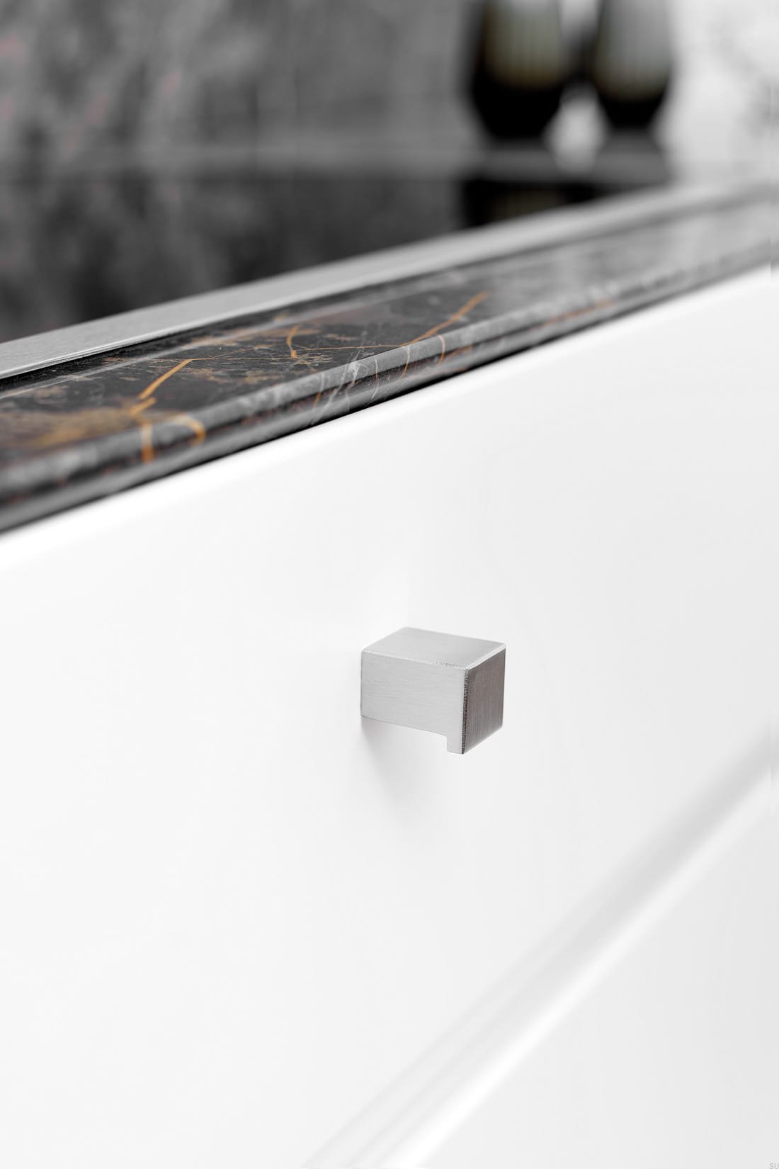 Zdjecie galki meblowej Byte srebrnej