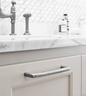 Uchwyt meblowy podłużny Shuffle 160 Metalowy Srebrny