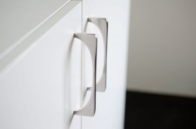 Uchwyt meblowy podłużny Bridge 128 Polerowana stal nierdzewna