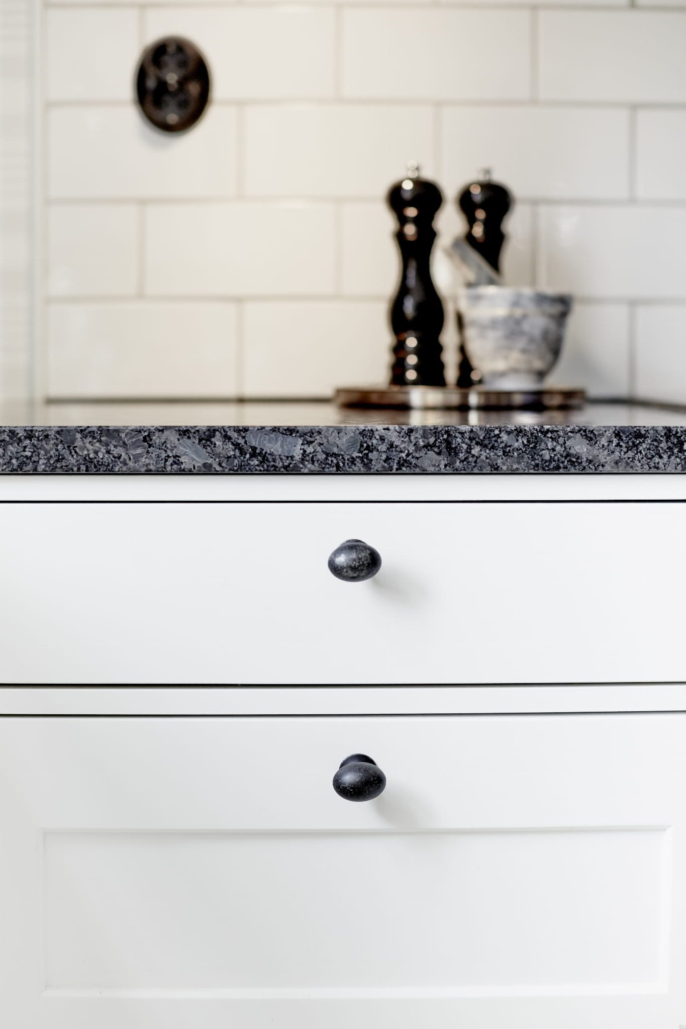 100142--Gałka-meblowa-Victor-Cyna-Habo-Skandynawskie-Uchwyty_4