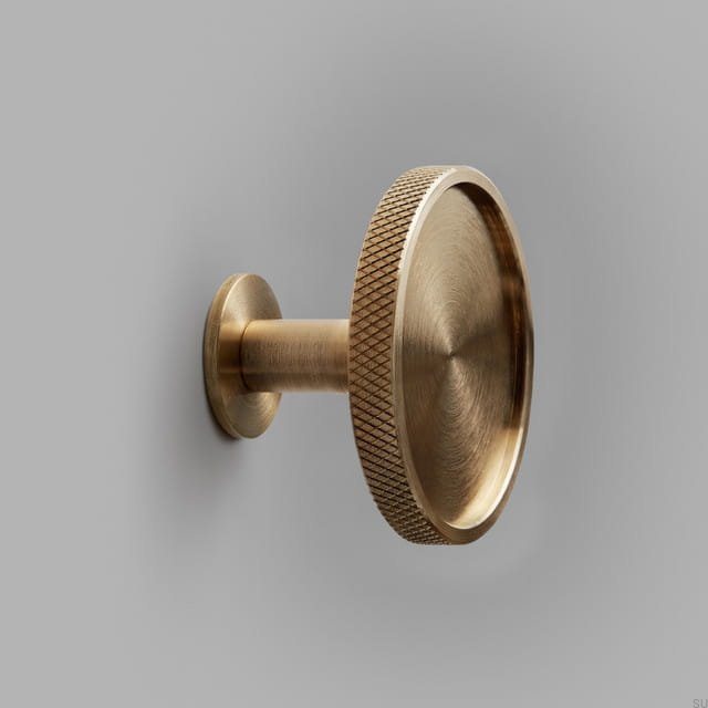 W.5.0--Wieszak-ścienny-Vera-L-W-Mosiężny-Szczotkowany-Nielakierowany-Open&amp;Hide-Skandynawskie-Uchwyty_2