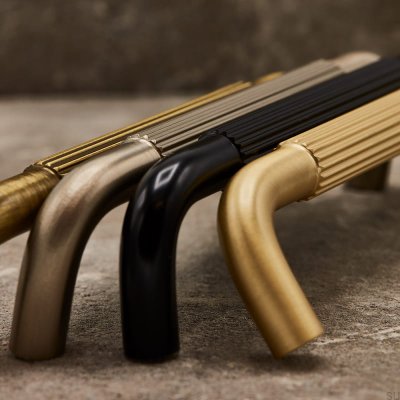 Uchwyt meblowy podłużny Helix Stripe 224 Złoty Szczotkowany