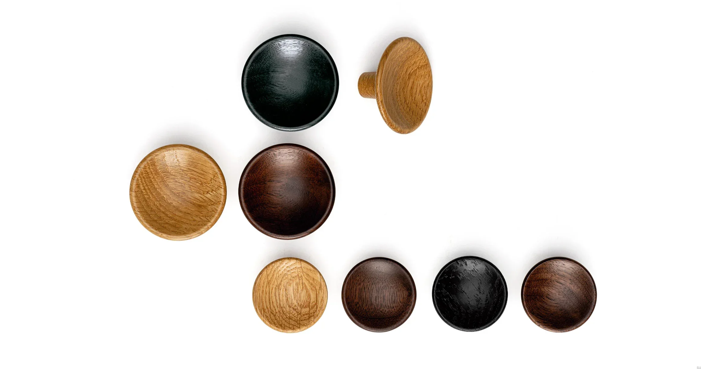 2-0530-DISC-WOOD-knobs.webp