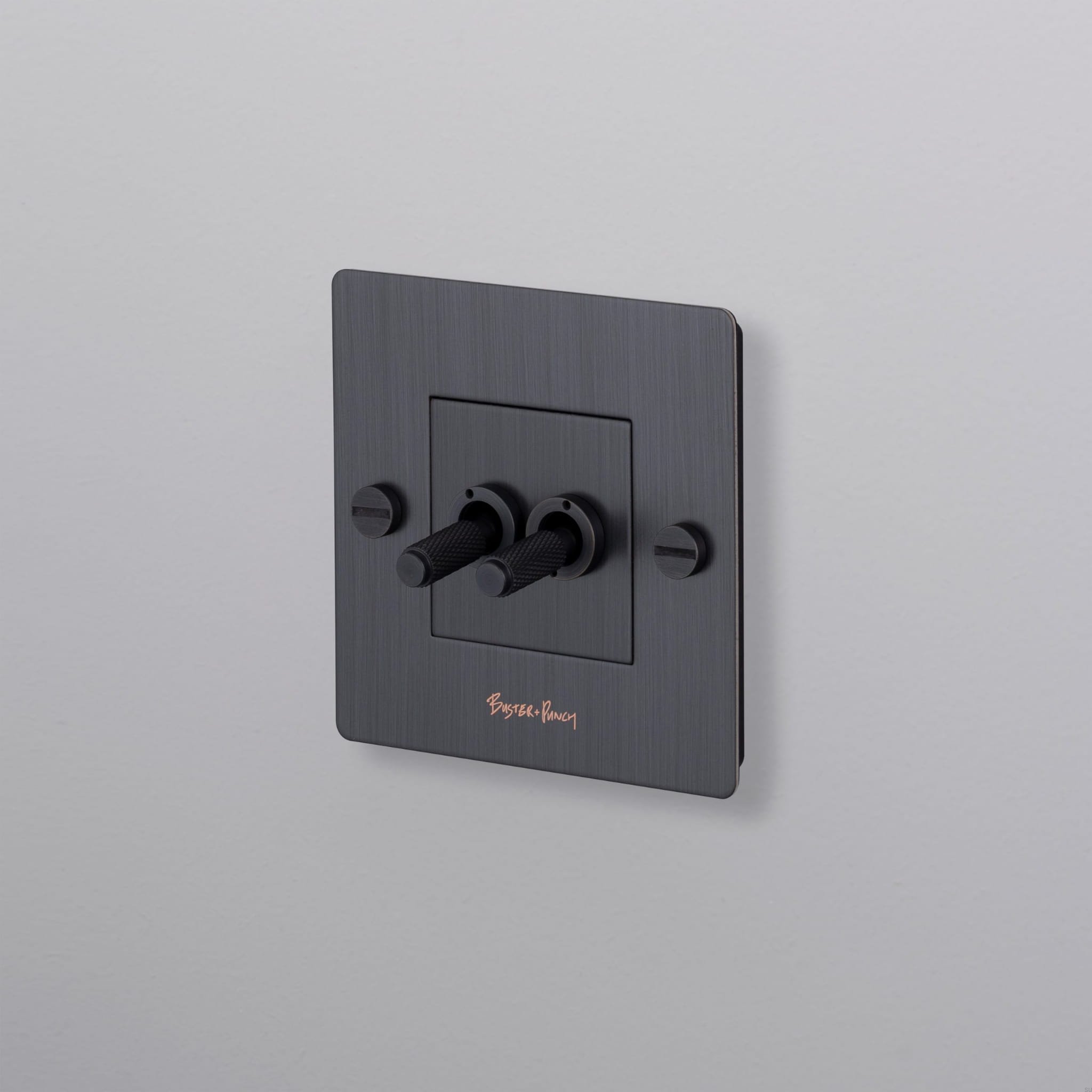EU_Electrcity_1G_toggle_double_smokedBronze_main_Web-scaled.jpg