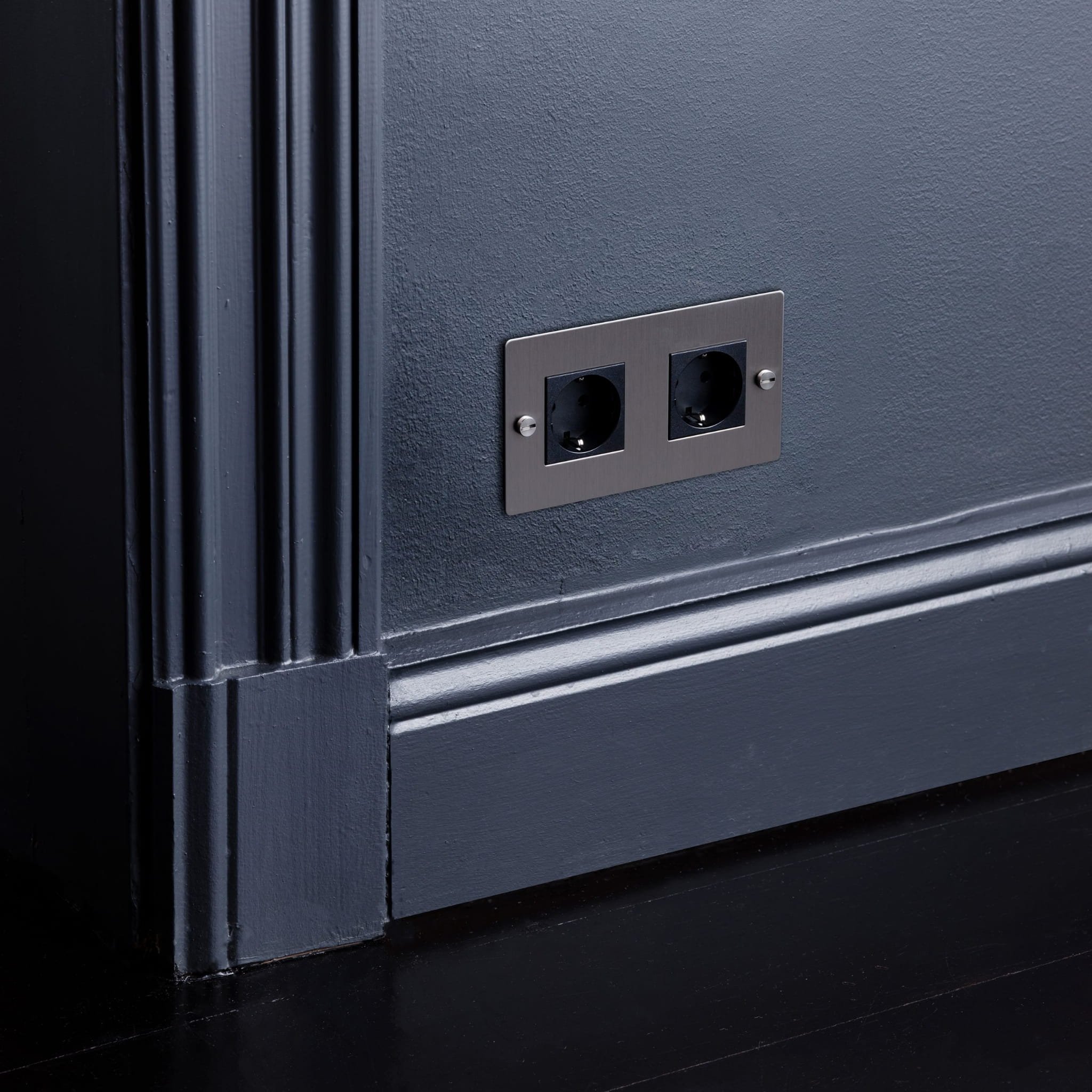BP_EU_Electricity_2G_Socket_Complete_Steel_LS_Web-scaled.jpg