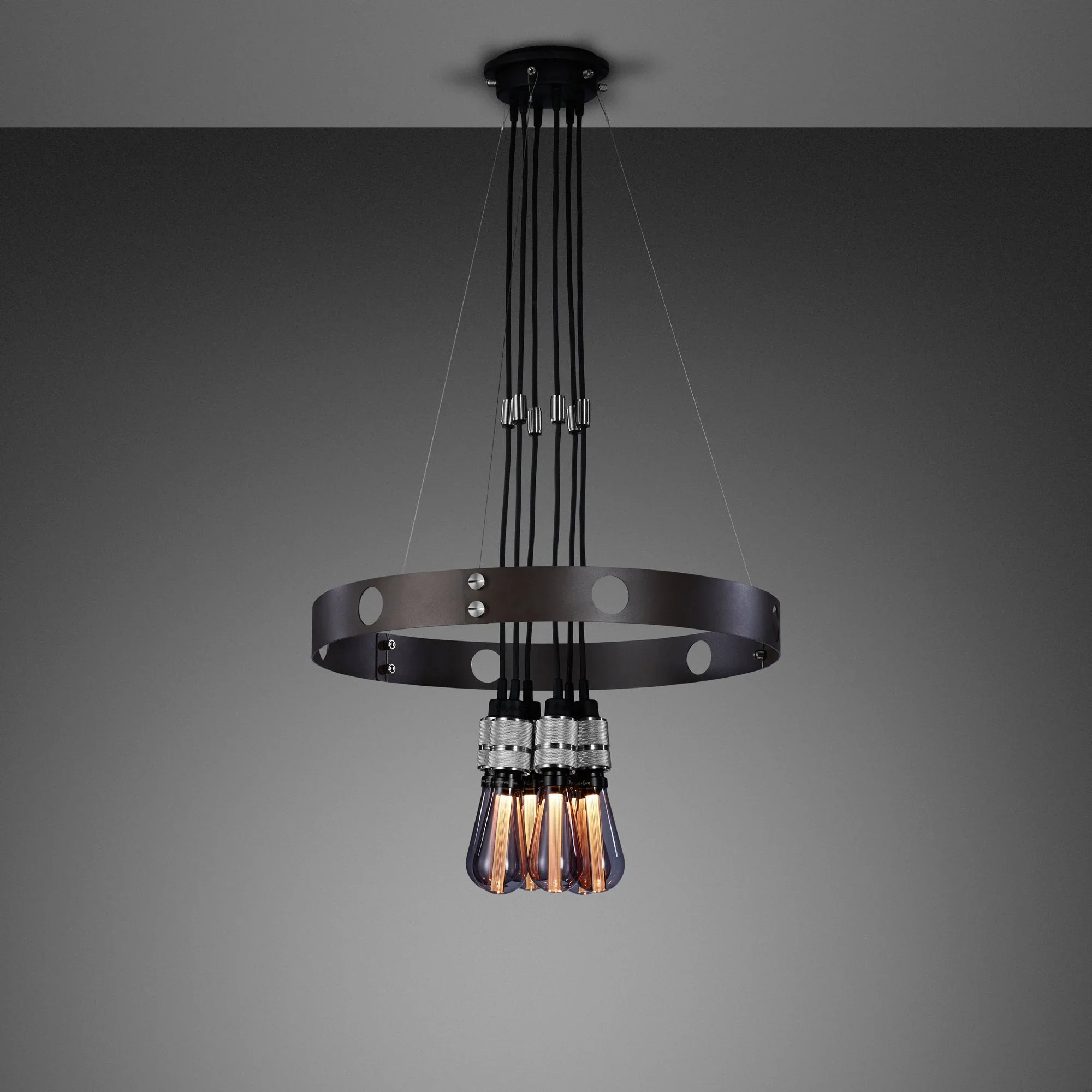 buster-_-punch-hero-light-graphite-ring-steel-details-through-the-ring-smoked-buster-bulb_1_.webp