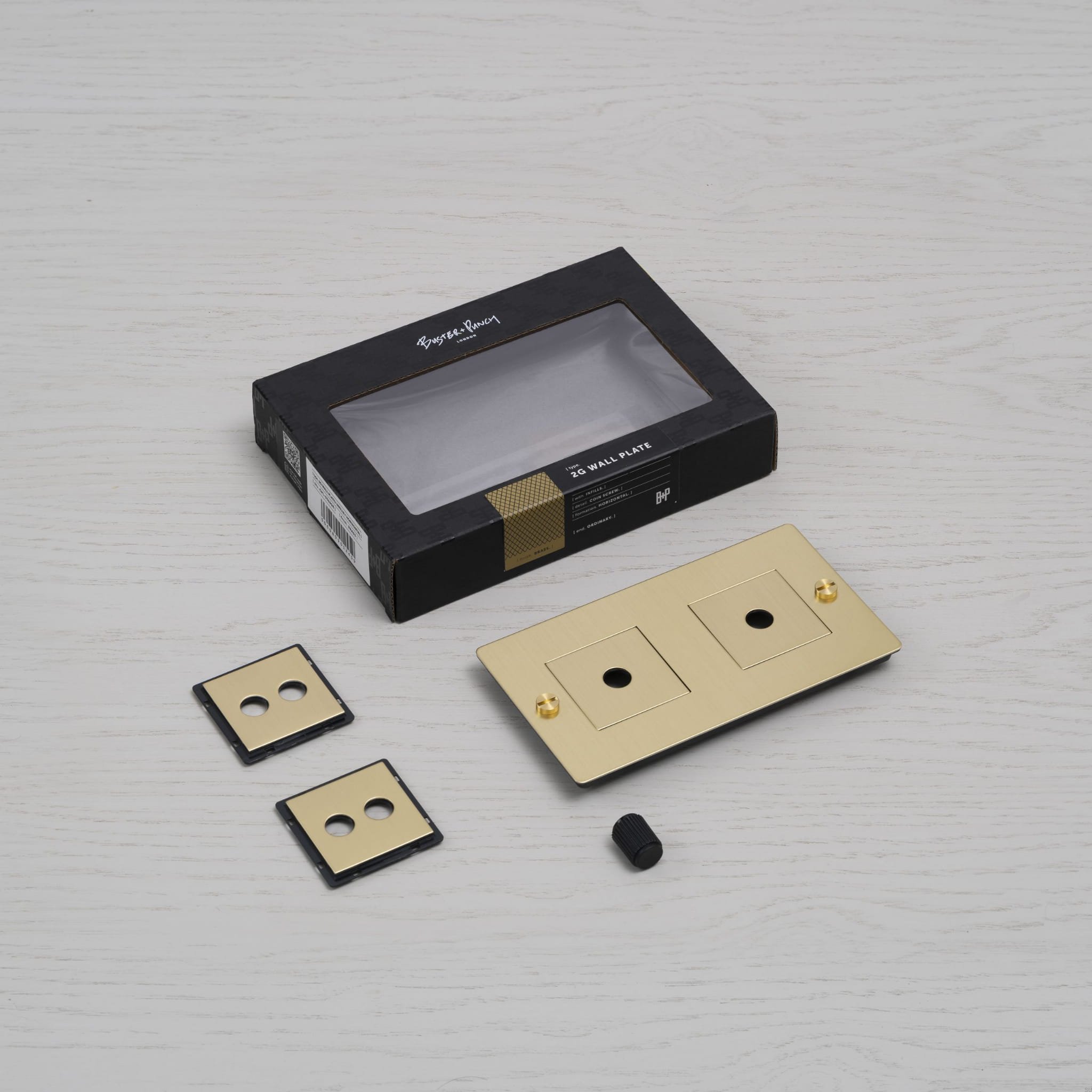 EU_ELECTRICITY_2G_Wall_Plate_Infills_Brass_Unboxing_Web-scaled (2).jpg