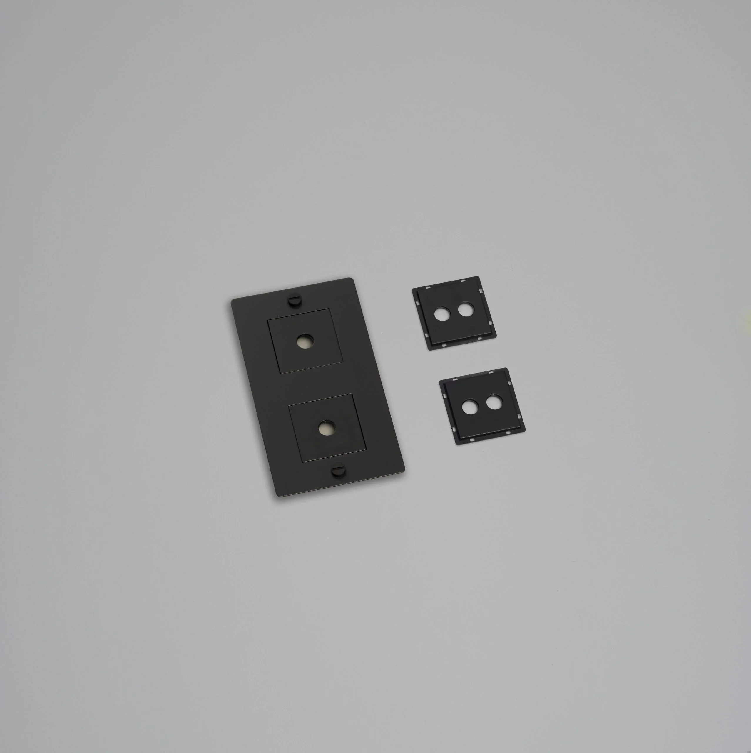 EU_ELECTRICITY_2G_Vertical_Wall_Plate_Infill_Black-scaled.webp