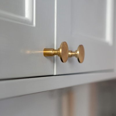 Gałka meblowa Jubilee Mosiężna Nielakierowana