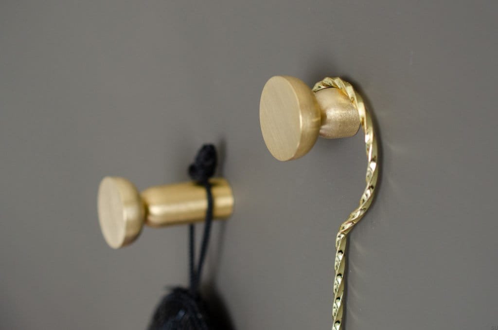 kokeshi-3032-brushed-brass-interior-3.jpg