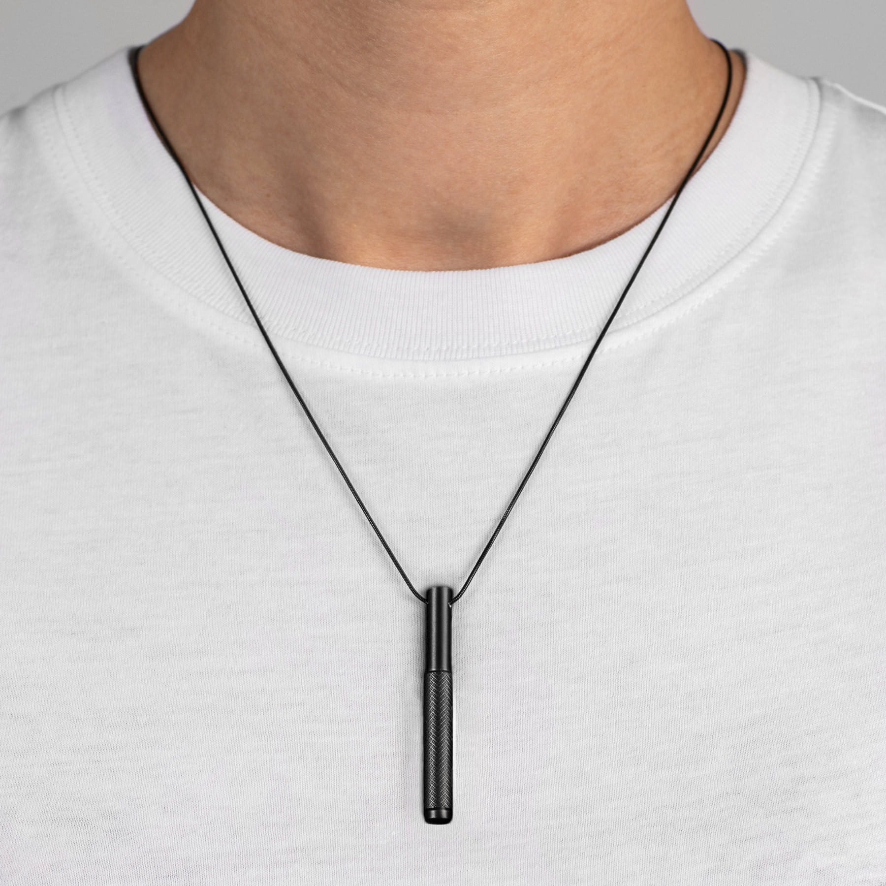necklace_master_neck_black_1.jpg