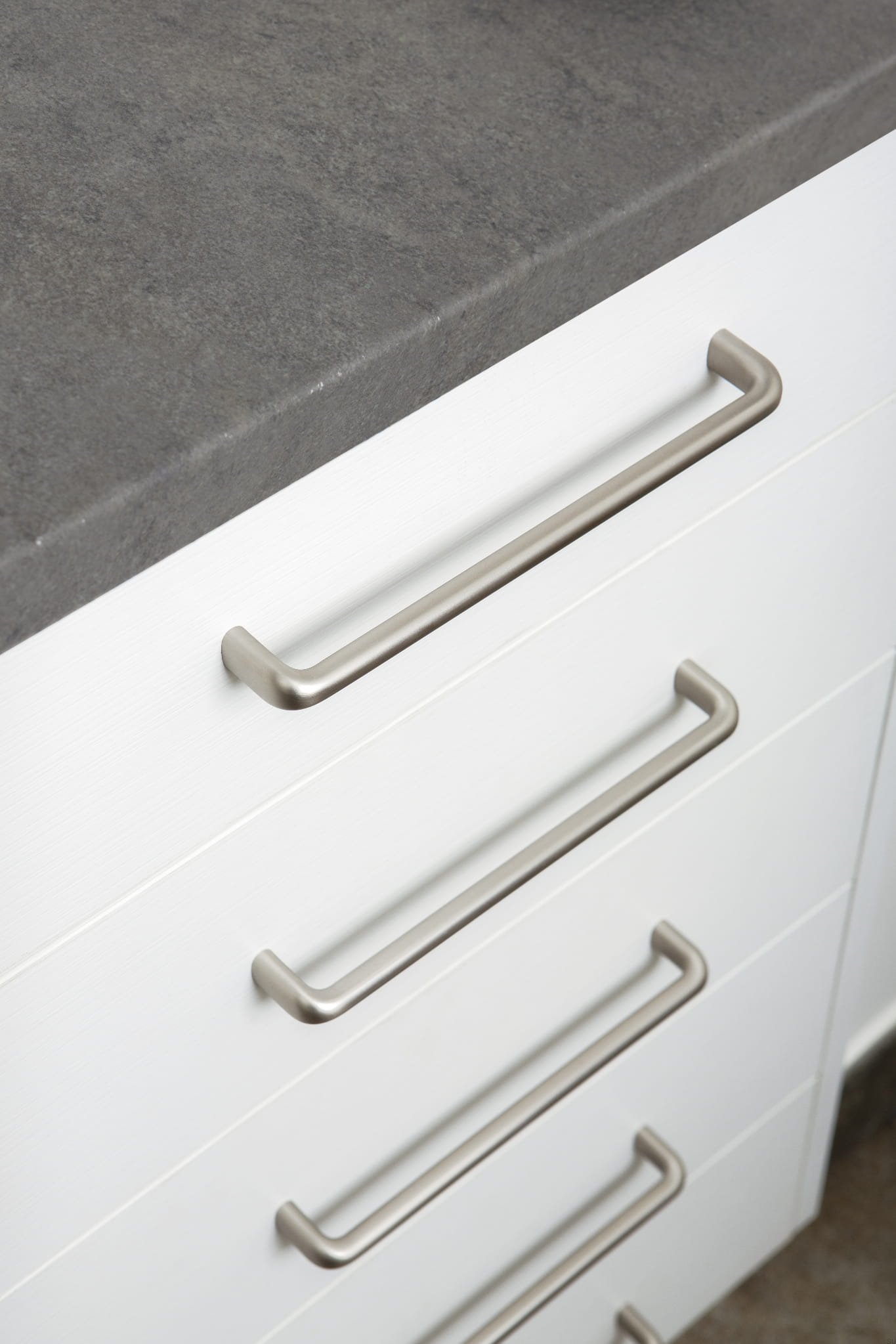 0226128Z01--Uchwyt-meblowy-podłużny-Redo-128-Chrom-Polerowany-Viefe-Skandynawskie-Uchwyty_6