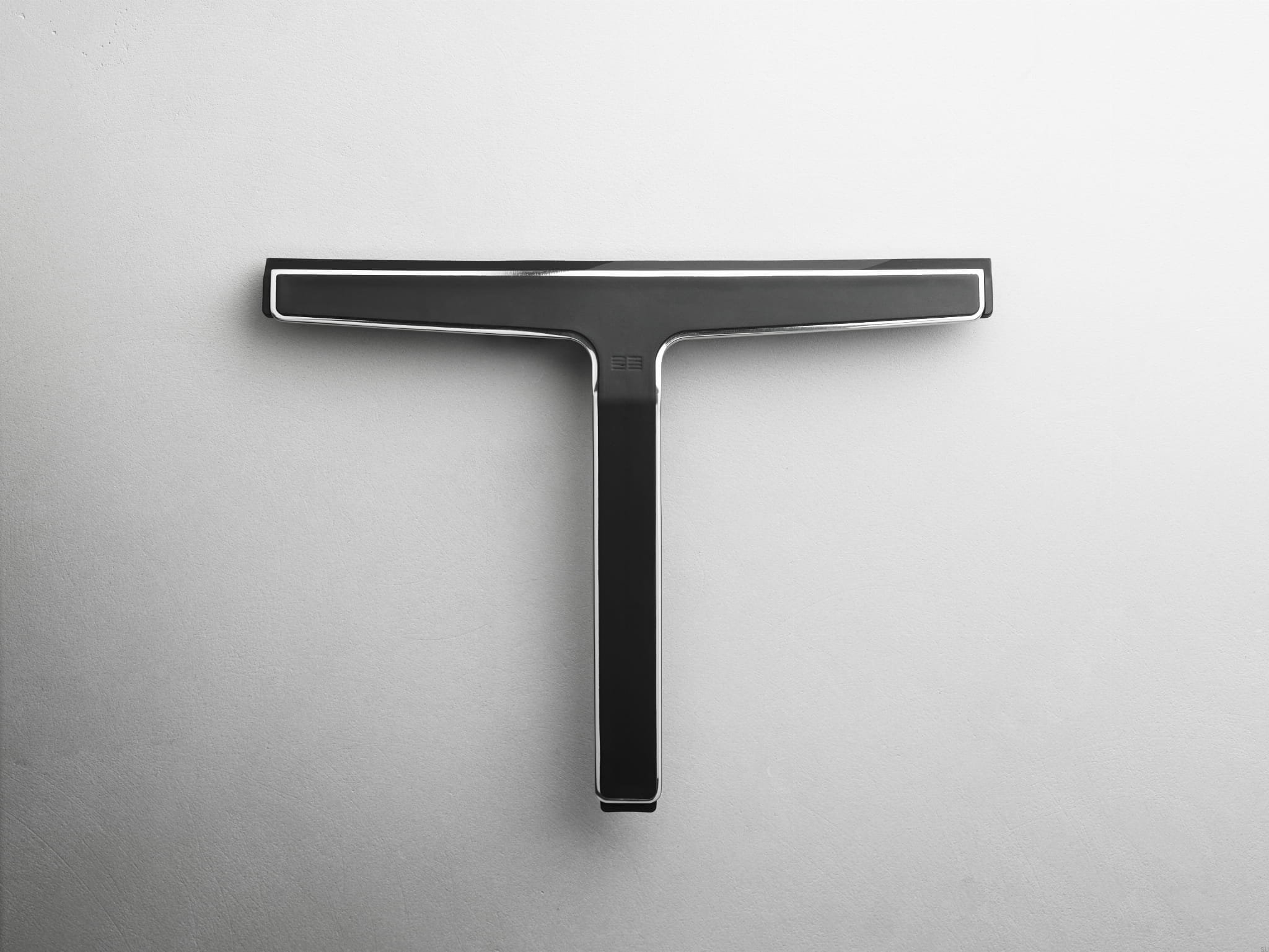 7031--Ściągaczka-wody-do-szyb-i-kabin-prysznicowych-Czarna-ze-Stalą-Polerowaną-Unidrain-Skandynawskie-Uchwyty_1