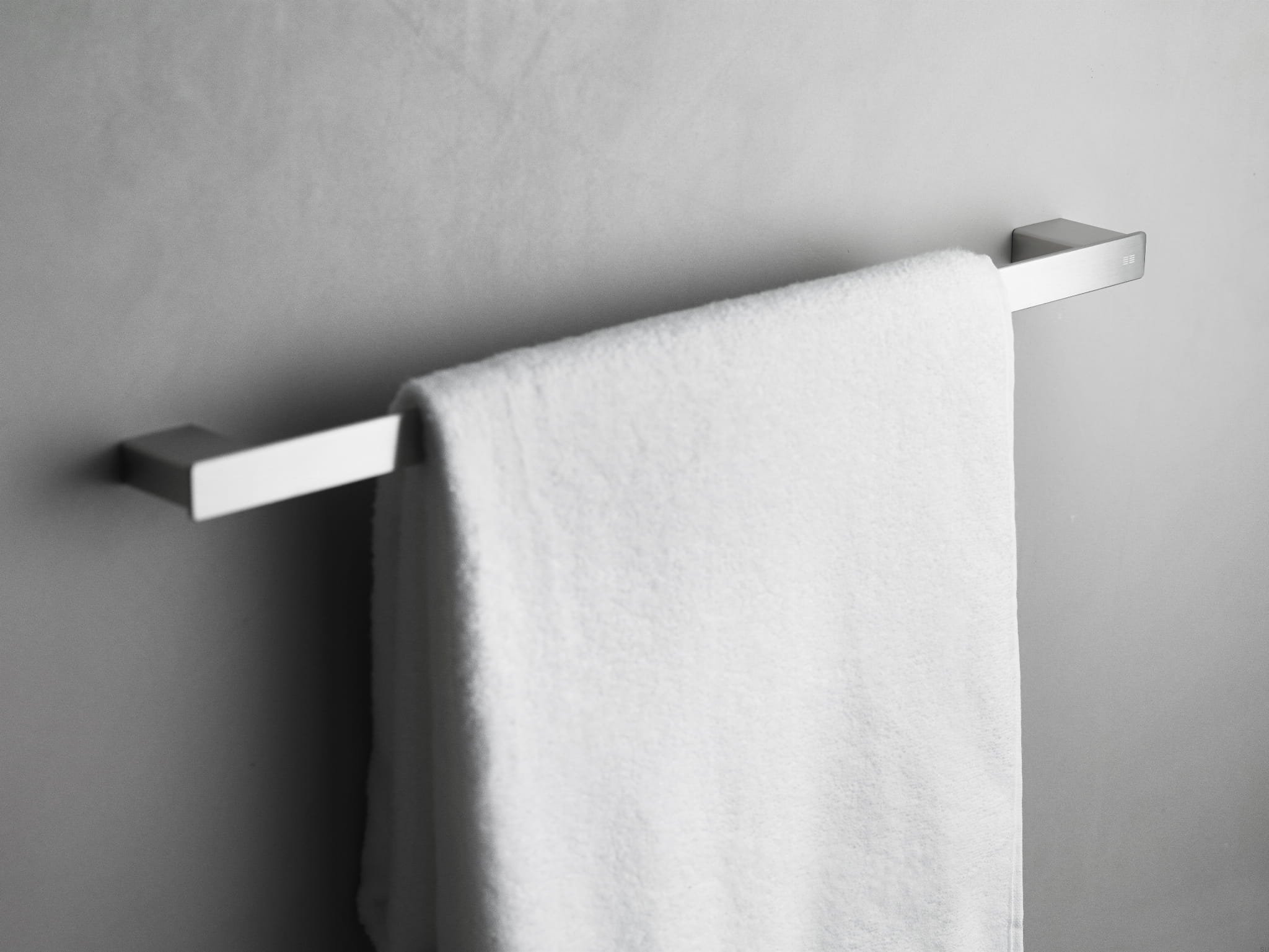 7080--Wieszak-na-ręcznik-Stal-Szczotkowana-Unidrain-Skandynawskie-Uchwyty_1