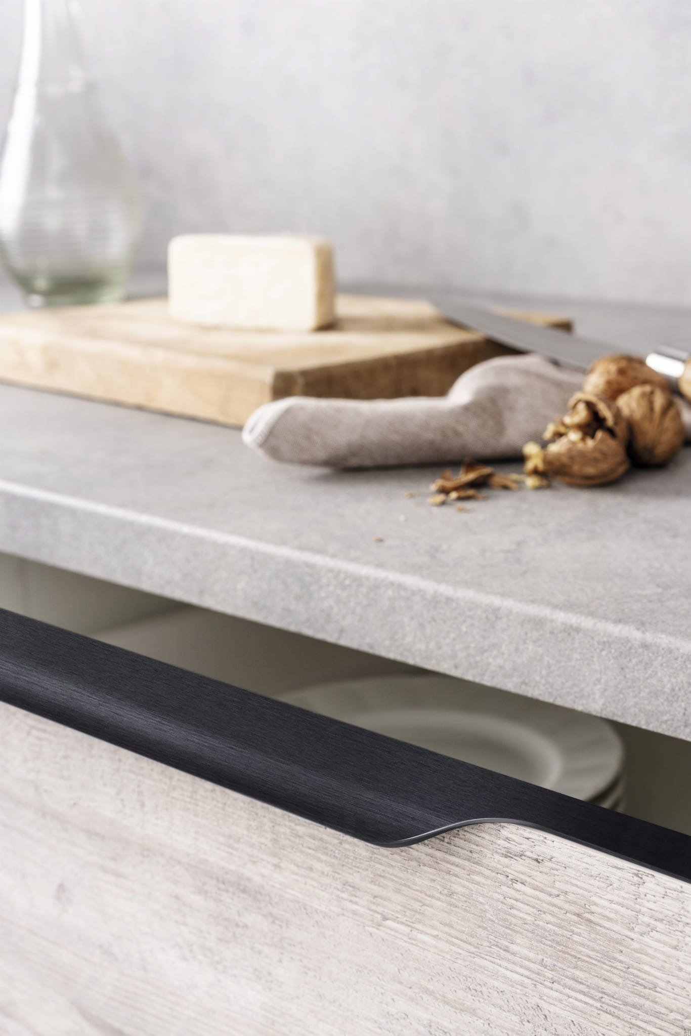 0436--Uchwyt-meblowy-krawędziowy-Vector-597-Aluminiowy-Czarny-Szczotkowany-Viefe-Skandynawskie-Uchwyty_2