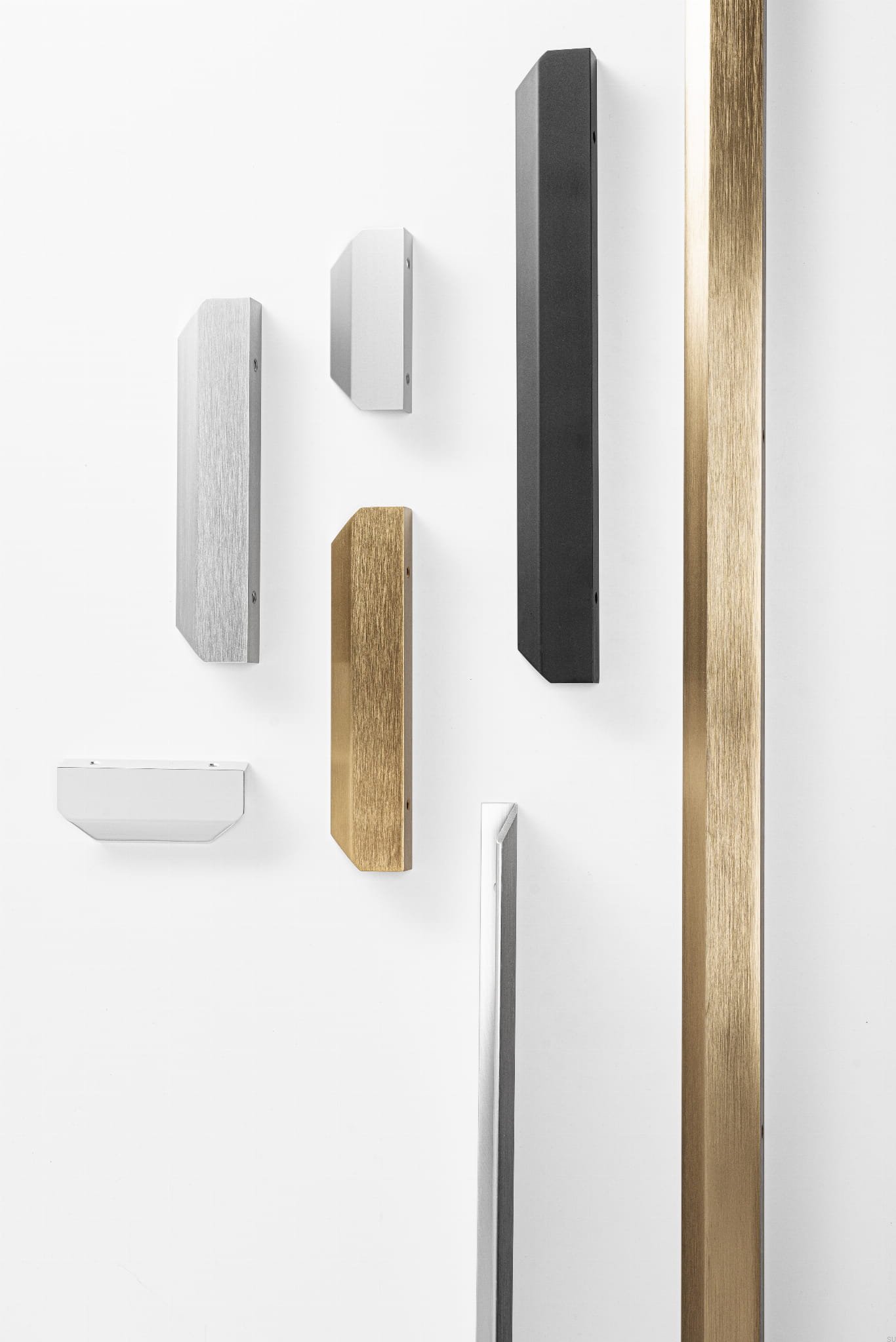 0375256L04--Uchwyt-meblowy-krawędziowy-Vann-350-Anodyzowany-Matowy-Viefe-Skandynawskie-Uchwyty_3