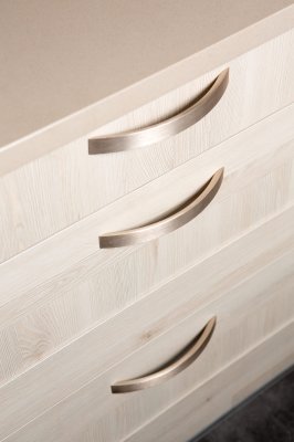 Uchwyt meblowy podłużny Arko 192 Aluminiowy Srebrny Szczotkowany