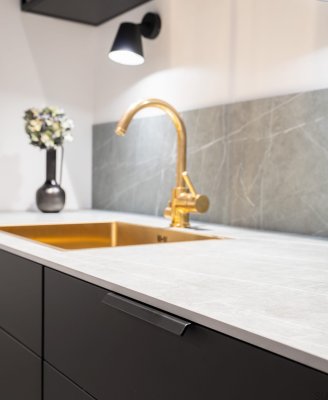 Uchwyt meblowy krawędziowy Side 160 Aluminiowy Czarny Mat