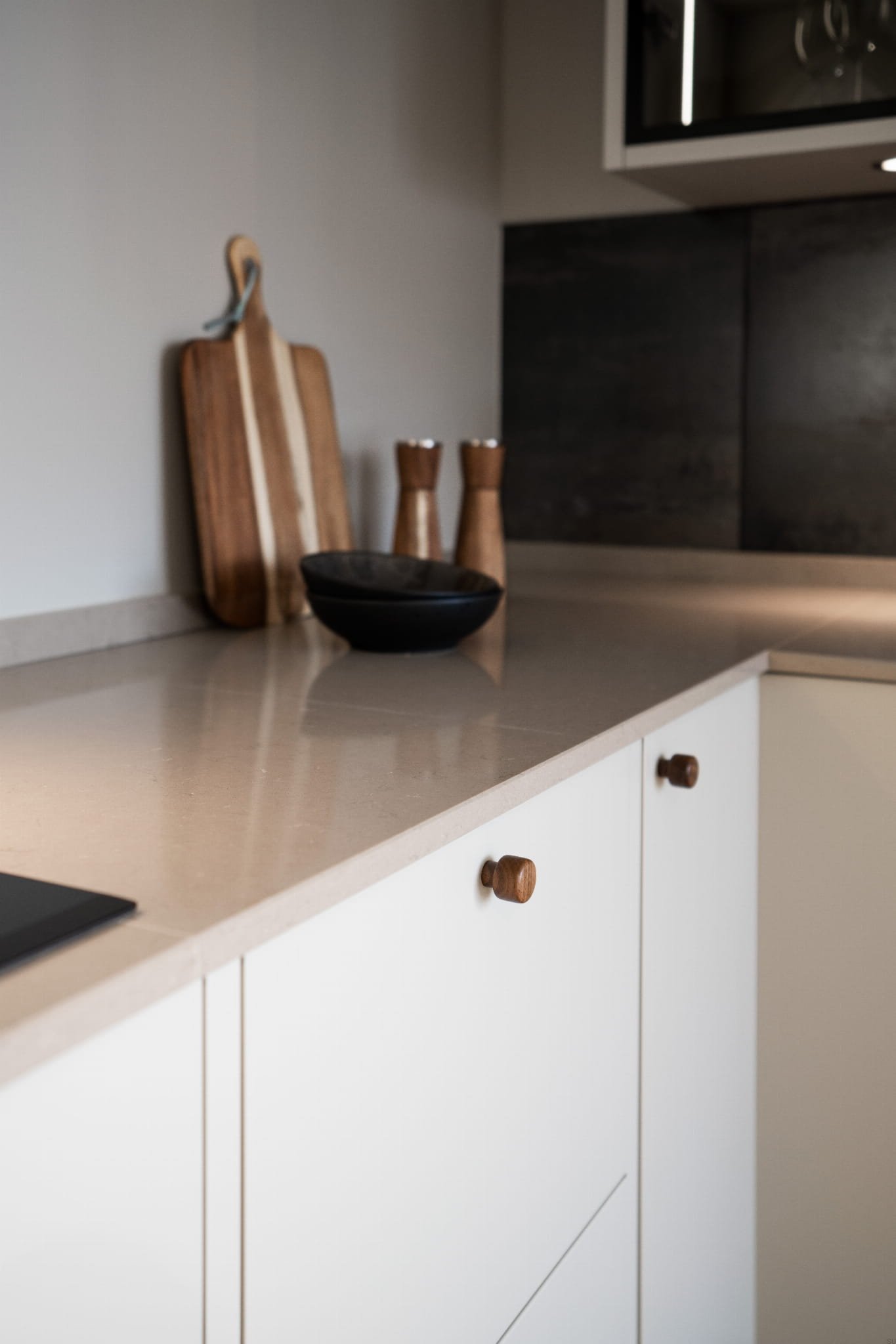 339365--Gałka-meblowa-Esther-Drewniana-Orzech-Włoski-Beslag-Design-Skandynawskie-Uchwyty_7