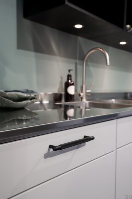 Uchwyt meblowy podłużny Riff 128 Aluminiowy Czarny Mat