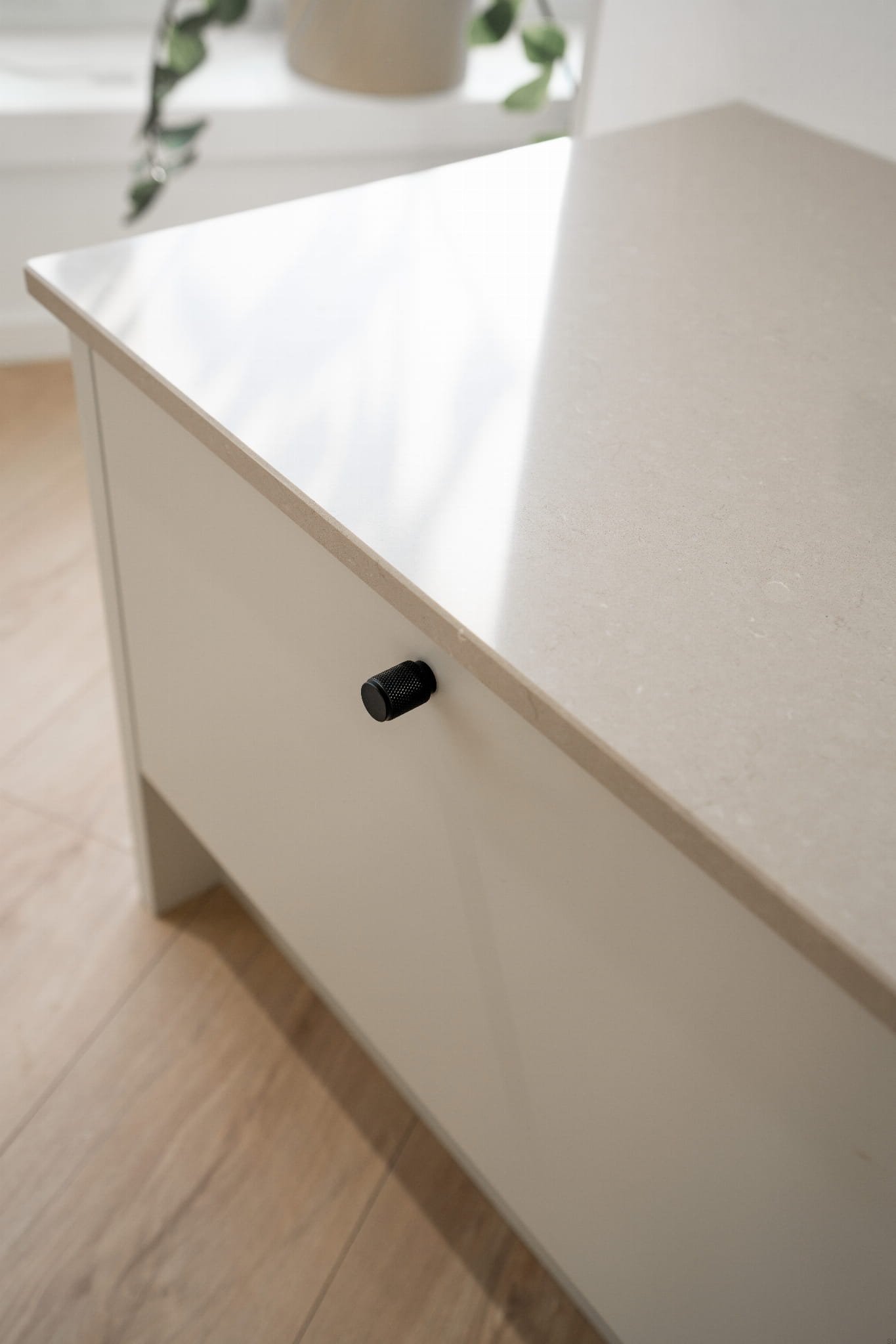 351040--Gałka-meblowa-Riff-Aluminiowa-Czarna-Matowa-Beslag-Design-Skandynawskie-Uchwyty_3