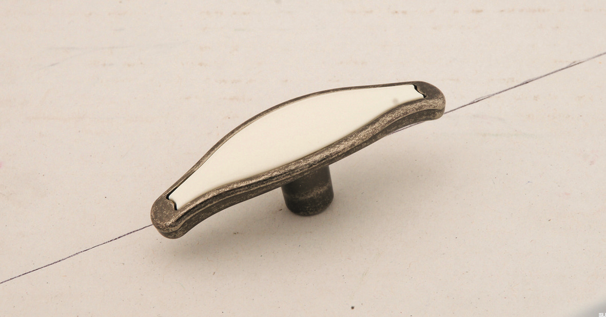 1889-67ZN29A4--Gałka-meblowa-1889-Antyczna-Srebrna-z-Białym-Siro-Skandynawskie-Uchwyty_2