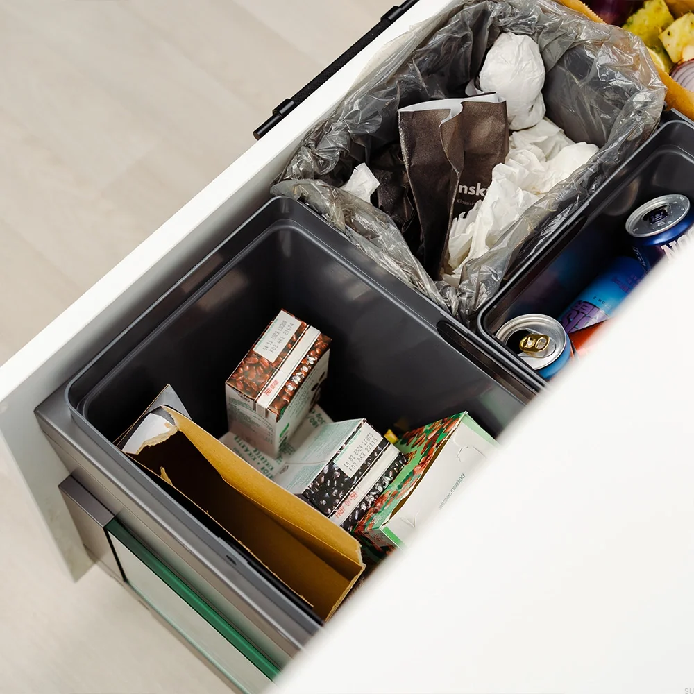 210004686--System-pojemników-do-segregacji-odpadów-Cube-Compact-600-Eco-Ciemnoszary-Beslag-Design-Skandynawskie-Uchwyty_2