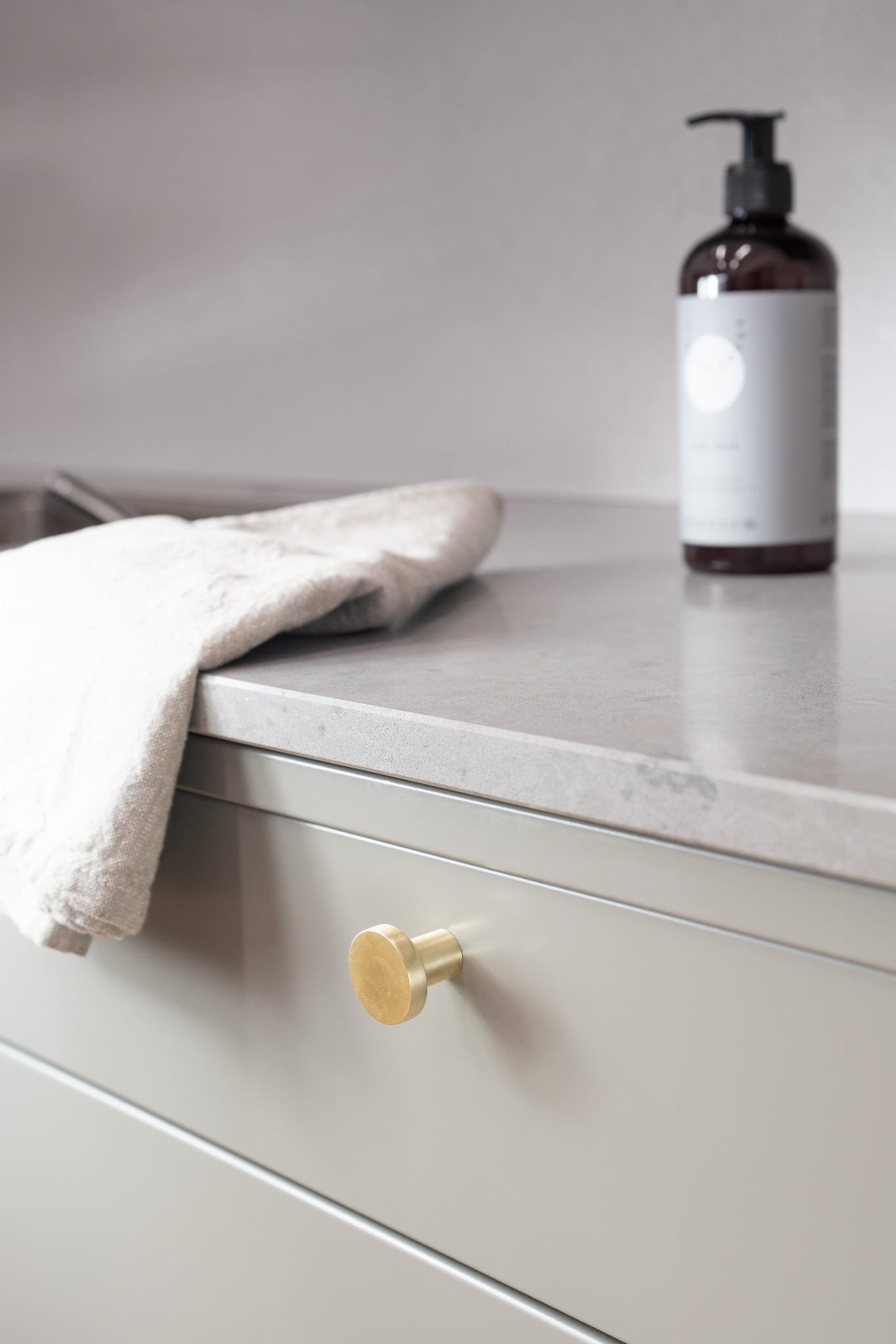 368058-11--Gałka-meblowa-2078-Metalowa-Złota-Szczotkowana-Beslag-Design-Skandynawskie-Uchwyty_2