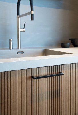Uchwyt meblowy podłużny Inez 160 Metalowy Czarny Mat
