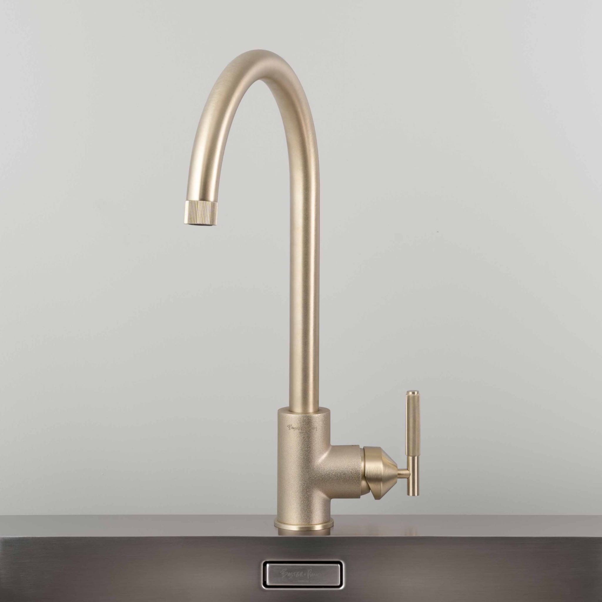BP_Tap_Linear_ROW_Brass_Web_Square_02_v2-scaled.jpg