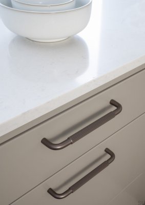 Uchwyt meblowy podłużny Helix Stripe 160 Aluminiowy Ciemny Brąz