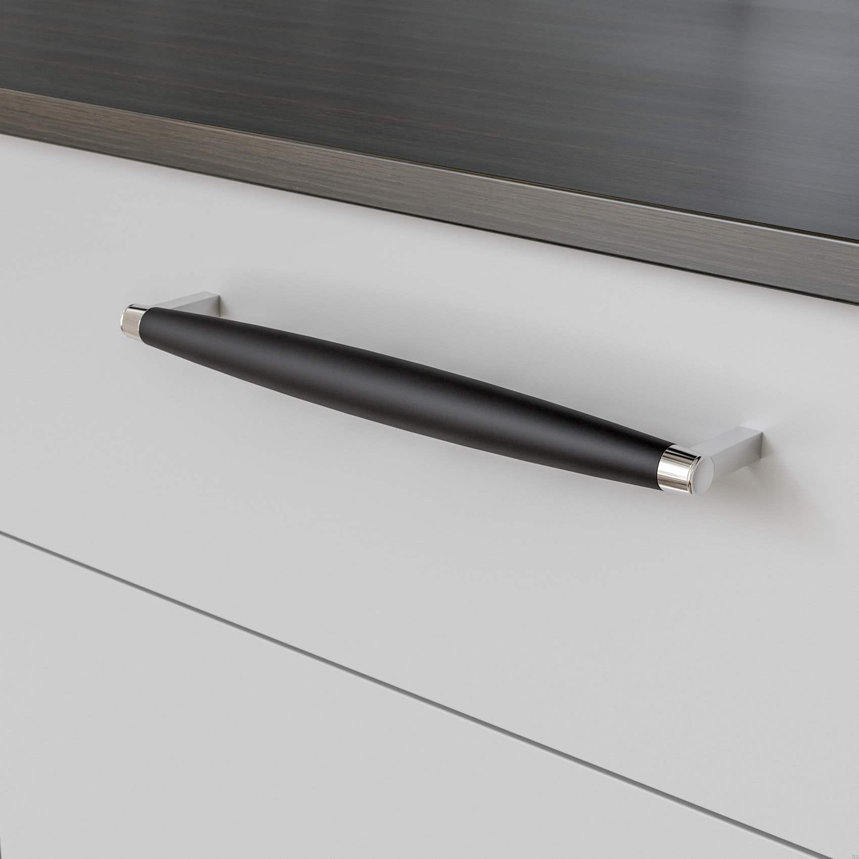 10200062--Uchwyt-meblowy-Podłużny-Hjo-256-Metalowy-Czarny-Mat-z-Chromem-Twentytwo-Skandynawskie-Uchwyty_1