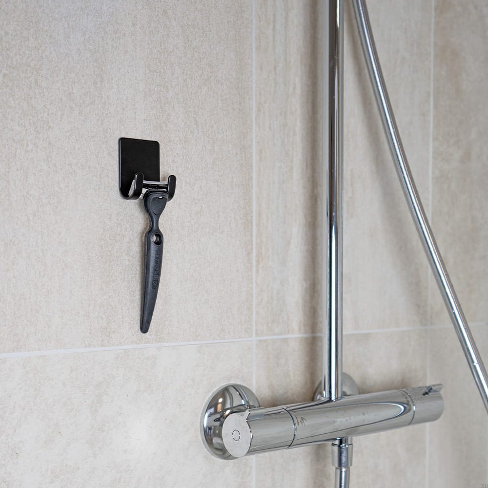 606077-21 Uchwyt na maszynkę do golenia Base Stalowy Czarny Mat