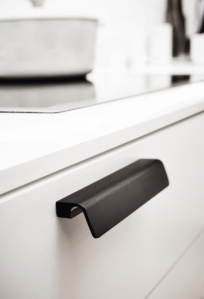 307222--Uchwyt-meblowy-podłużny-Fringe-Metalowy-Czarny-Furnipart-Skandynawskie-Uchwyty_3