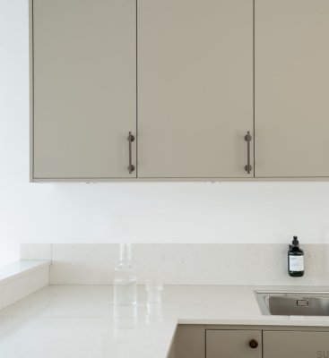 Uchwyt meblowy podłużny Uniform 128 Mosiężny Brązowy Szczotkowany