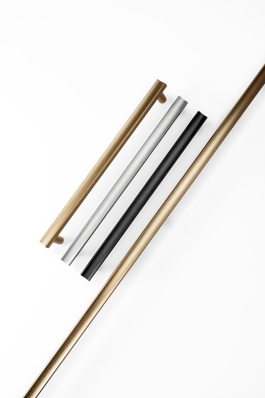 0662384L24--Uchwyt-meblowy-podłużny-jednostronny-Moon-384-Aluminiowy-Srebrny-Szczotkowany-Viefe-Skandynawskie-Uchwyty_3