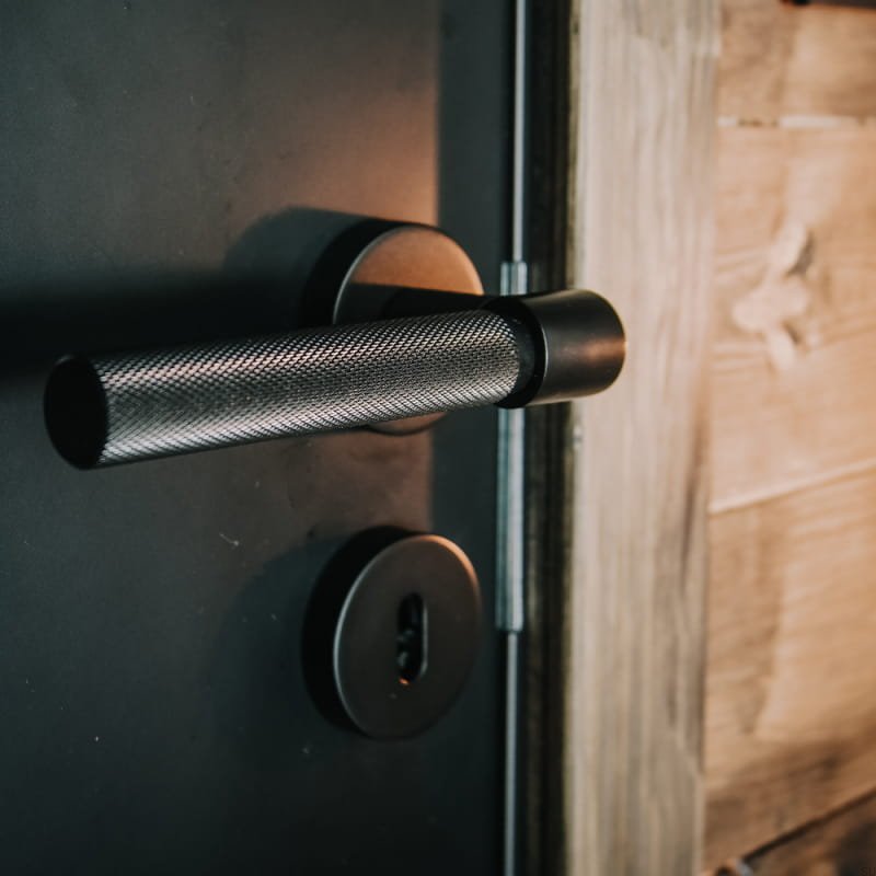 751011-41M--Klamka-do-Drzwi-Helix-200-Metalowa-Czarna-Zamek-Modułowy-Beslag-Design-Skandynawskie-Uchwyty_5