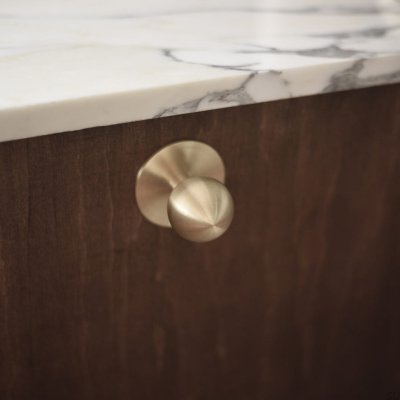 Podkładka do gałek Marbelo 60 Mosiężna Szczotkowana