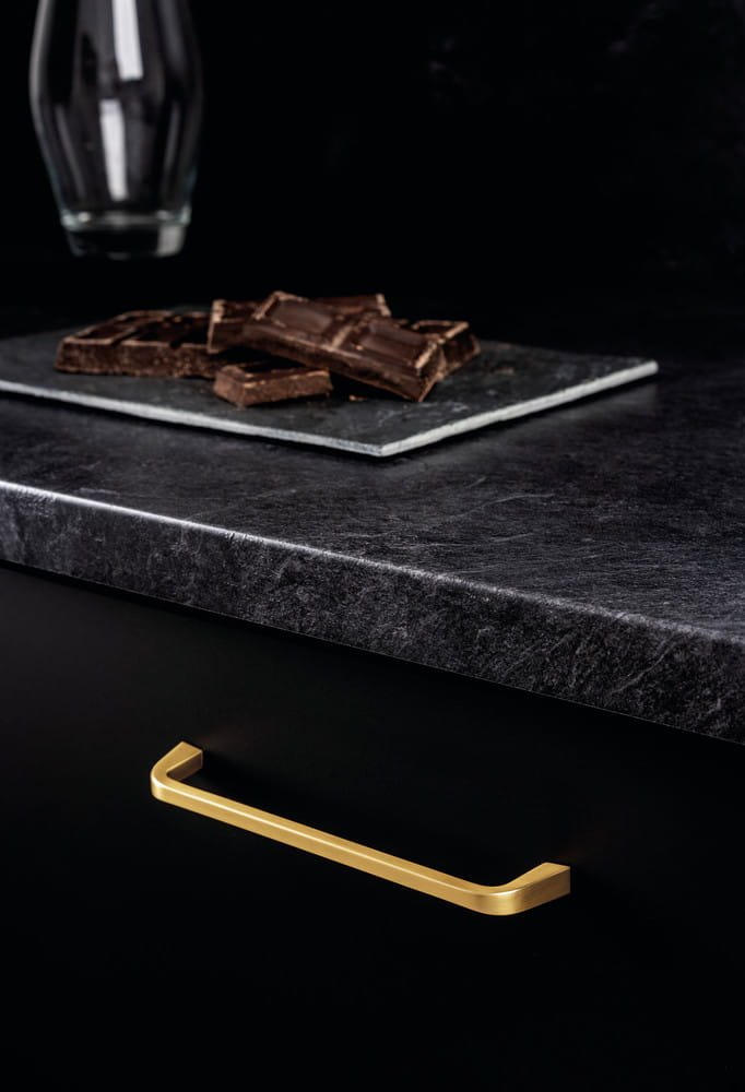 Uchwyt podłużny Este stalowy złoty zdjęcie na meblu