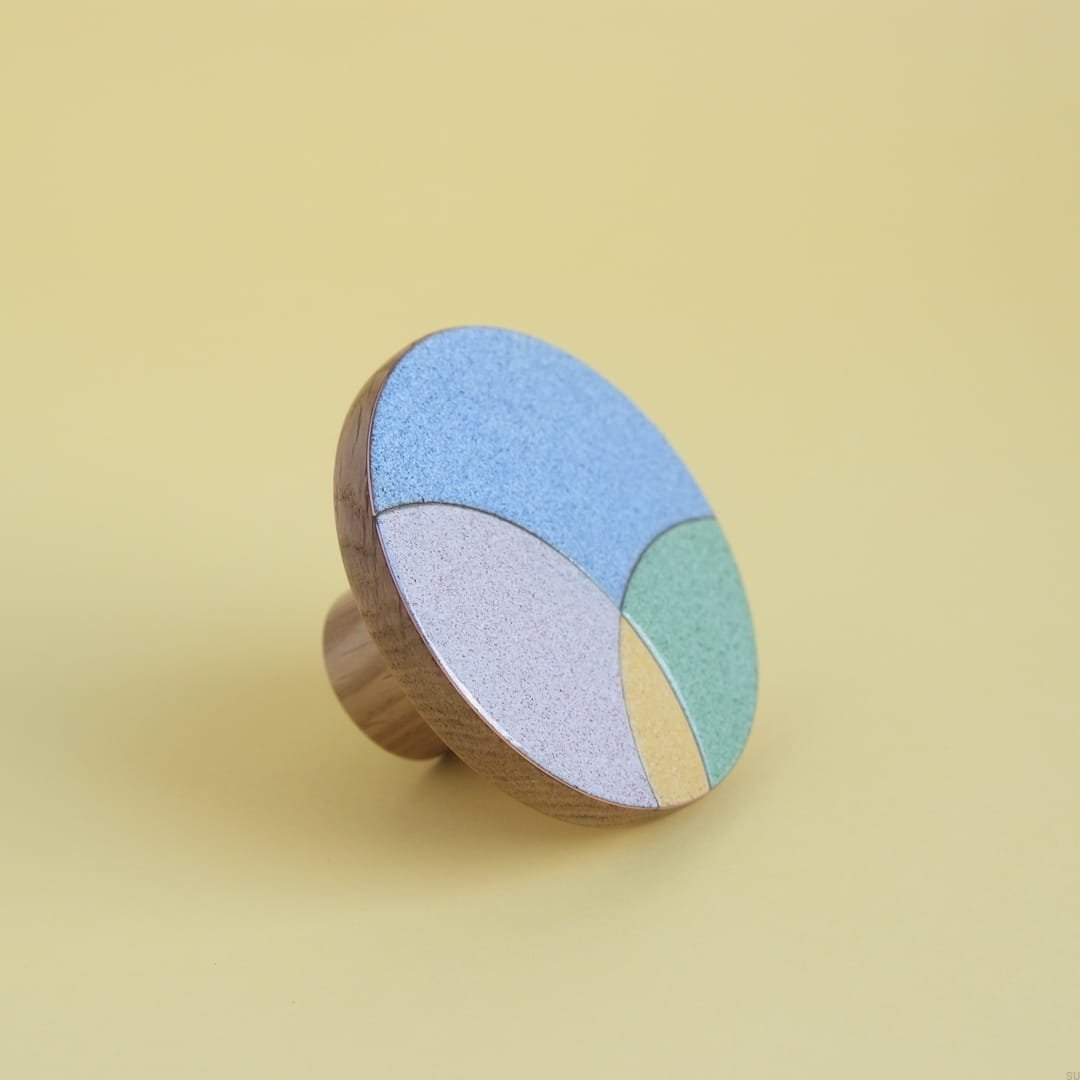 E_60-0-0-2--Wieszak-Ścienny-Eclipse-80-Drewniany-Emaliowany-Kolorowy-Wzór-2-Dot-Manufacture-Skandynawskie-Uchwyty_3