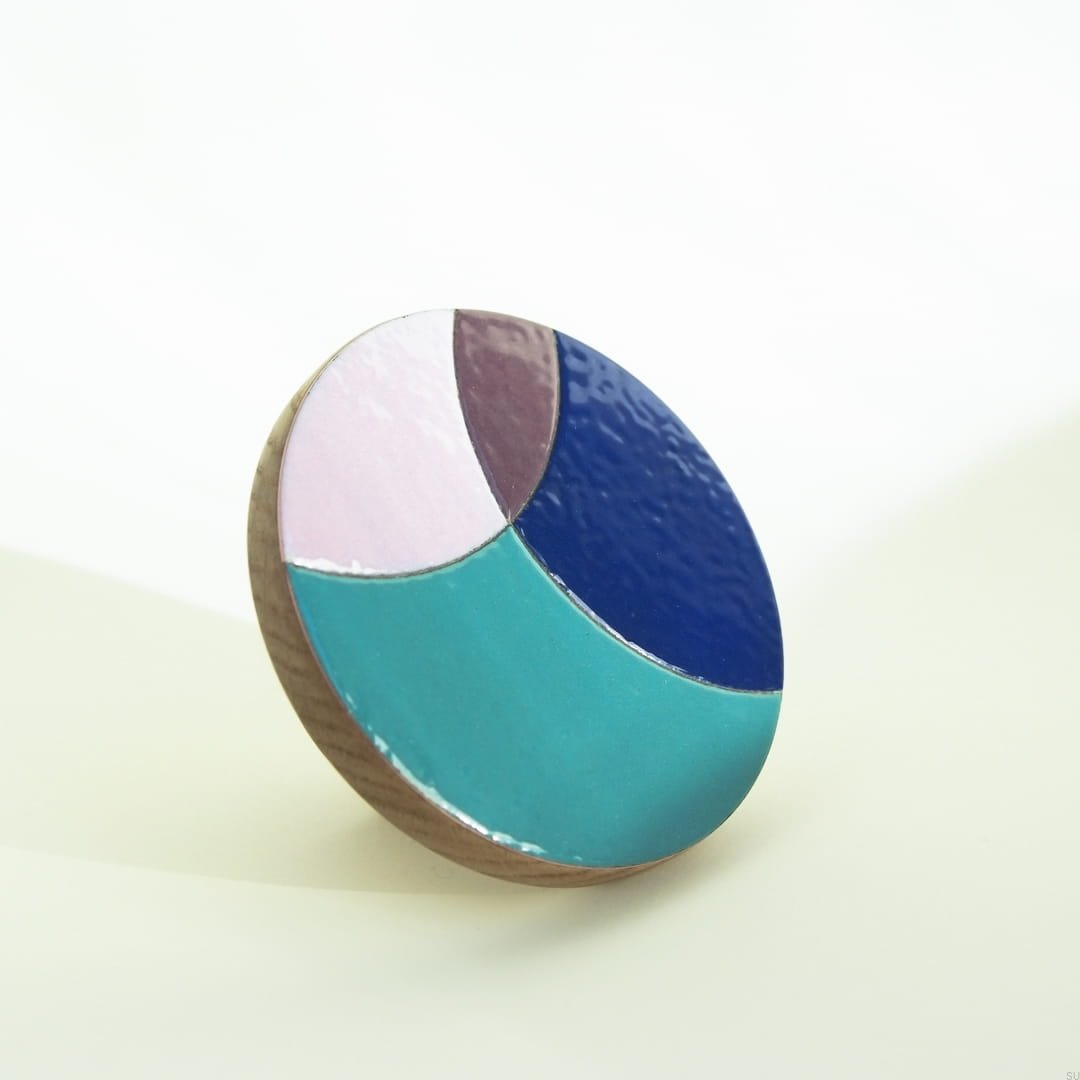 E_61-0-0-2--Wieszak-Ścienny-Eclipse-80-Drewniany-Emaliowany-Kolorowy-Wzór-3-Dot-Manufacture-Skandynawskie-Uchwyty_6