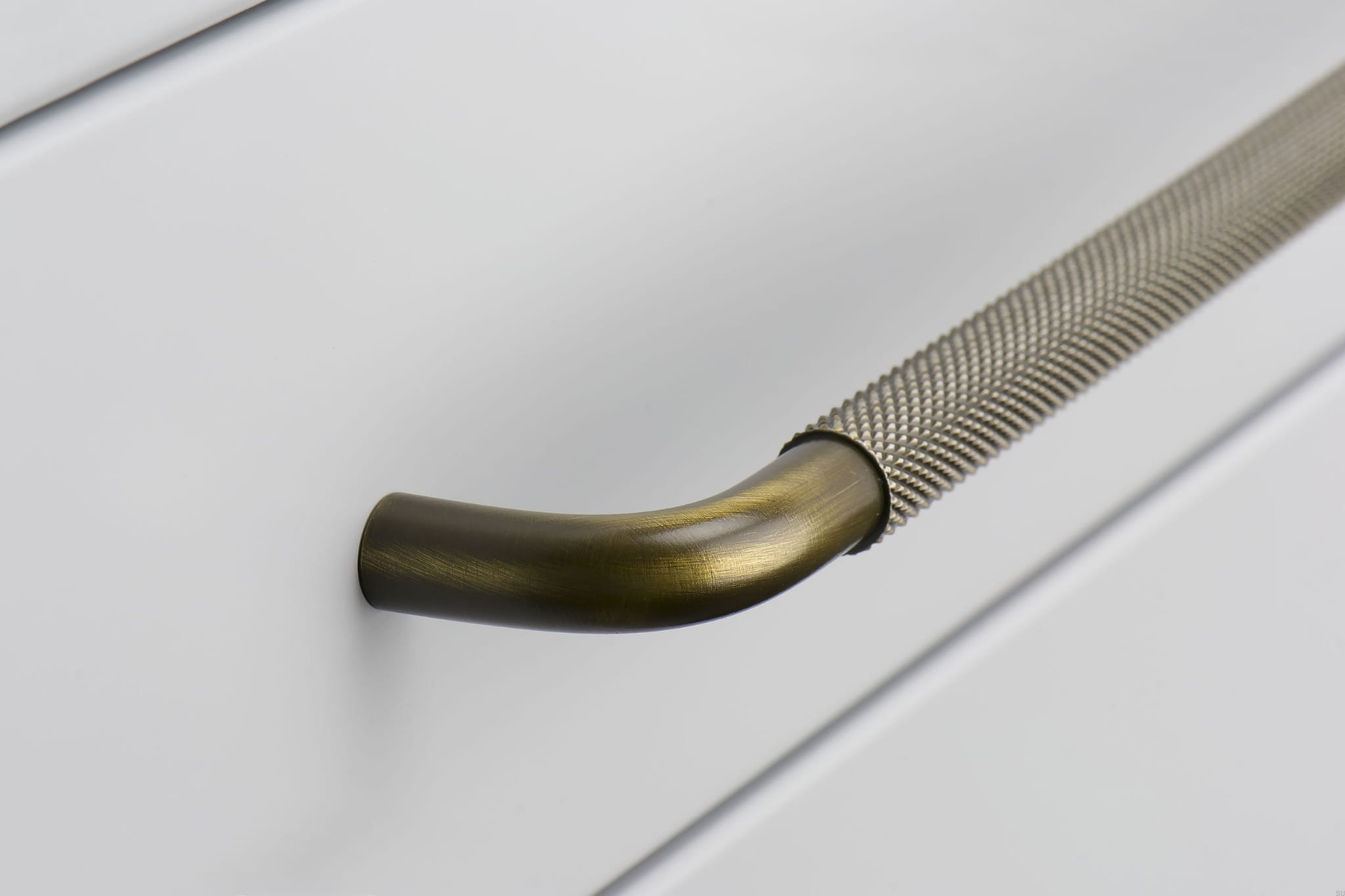 Uchwyt meblowy podłużny Helix 160 antyczny brąz