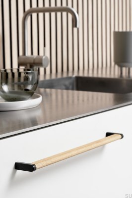 Uchwyt meblowy podłużny Crossing 320 Metalowy Czarny Mat z Drewnem Dębowym