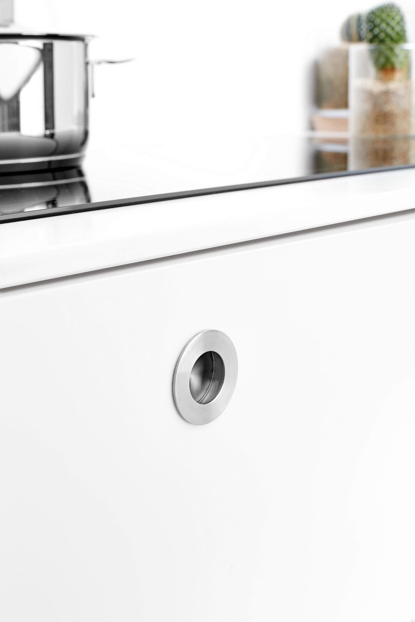 220230050-25.1--Uchwyt-meblowy-wpuszczany-Round-50-Stalowy-Srebrny-Polerowany-Furnipart-Skandynawskie-Uchwyty_2