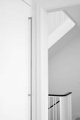 Uchwyt meblowy podłużny Regular 2 L 640 Stalowy Srebrny Satynowy