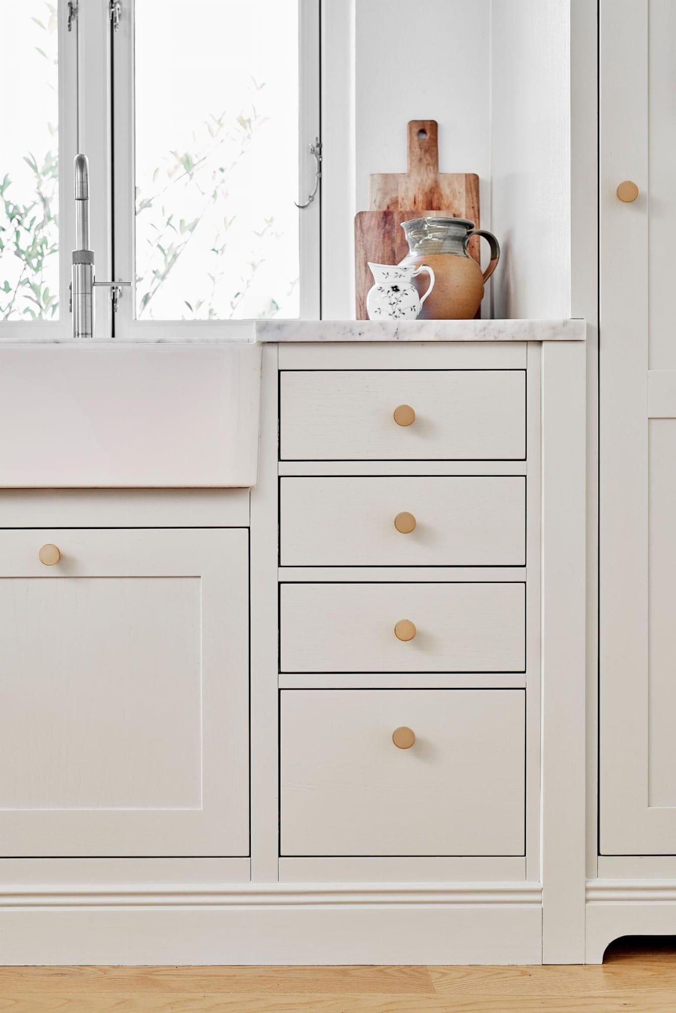 242530030-15--Gałka-meblowa-Dot-30-Mosiężna-Złota-Polerowana-Nielakierowana-Furnipart-Skandynawskie-Uchwyty_2