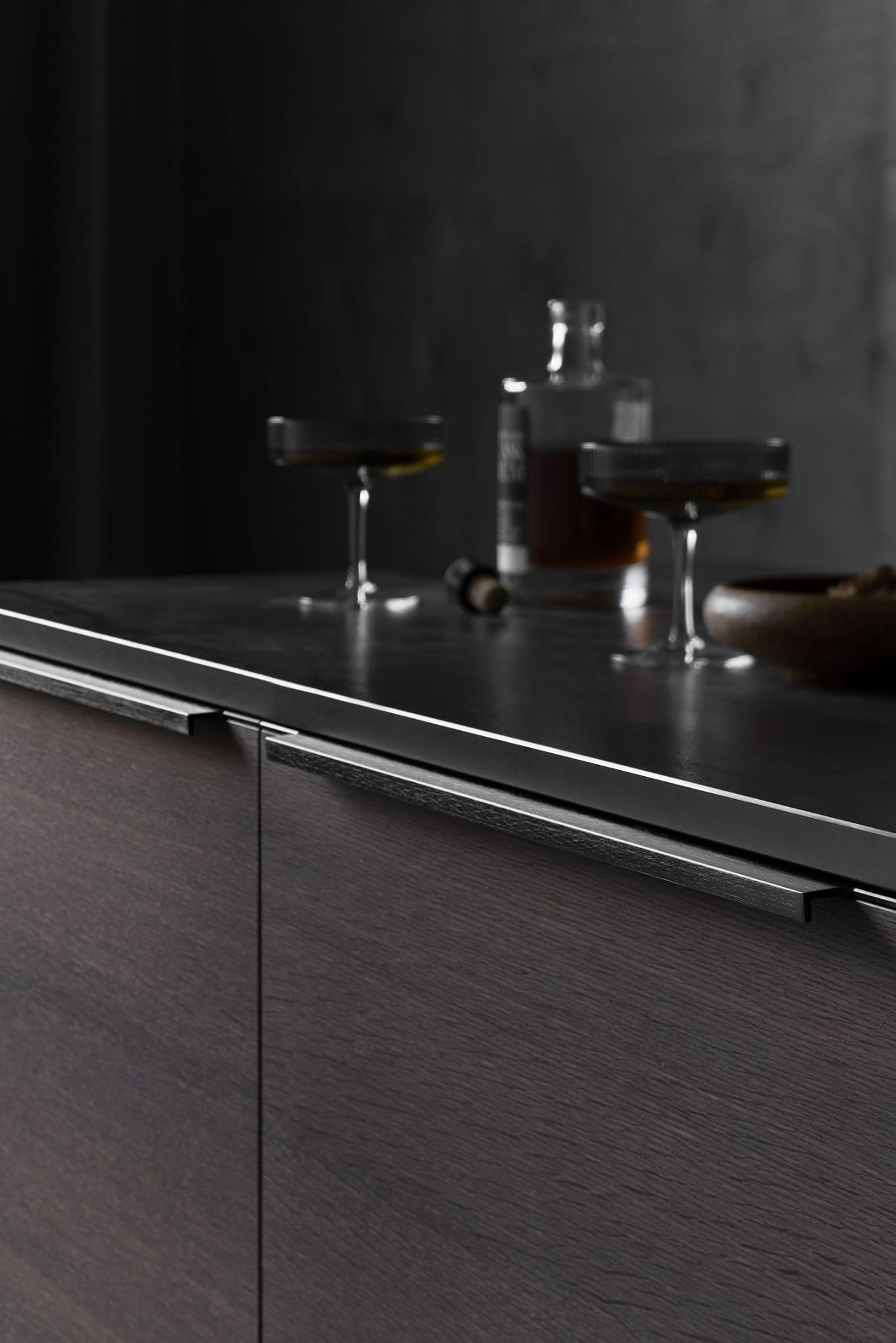 408020895-76.1--Uchwyt-meblowy-krawędziowy-Trim-895-Aluminiowy-Czarny-Mat-Szczotkowany-Furnipart-Skandynawskie-Uchwyty_2