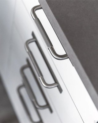 Uchwyt meblowy podłużny z podkładką Helix 160 Aluminiowy Srebrny